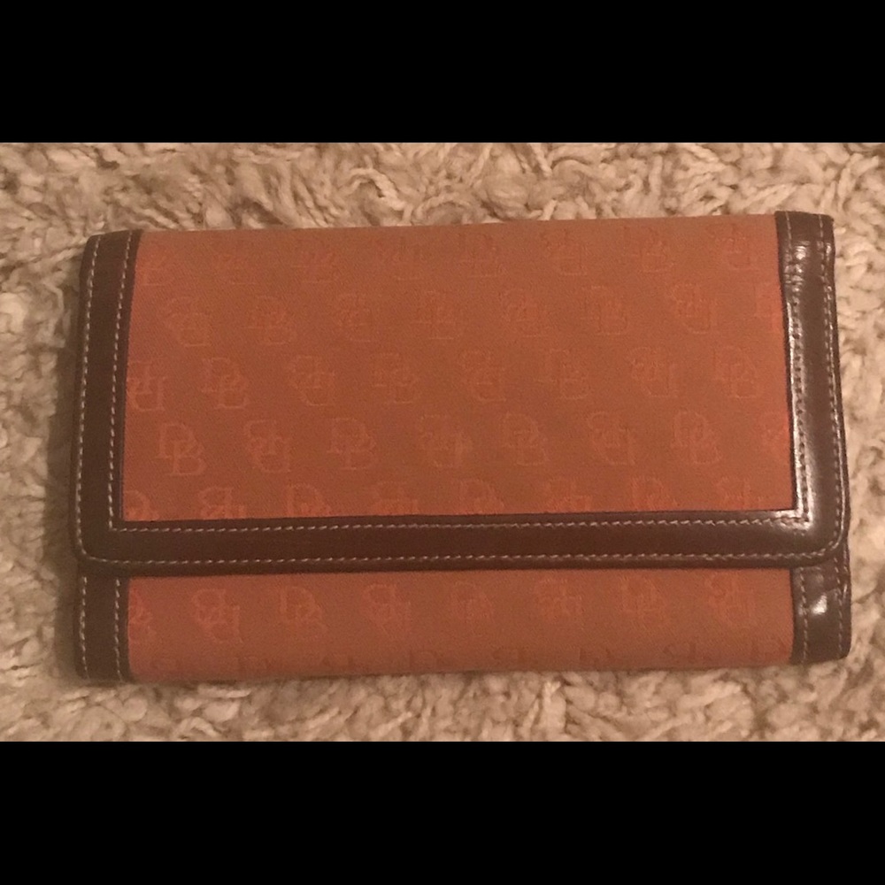 Dooney & Bourke trifold wallet